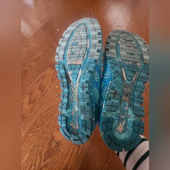 Used ASICS Sneakers - Picture 5 of 7